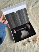 Load image into Gallery viewer, Rose quartz face message set
