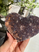 Load image into Gallery viewer, Druzy amethyst heart
