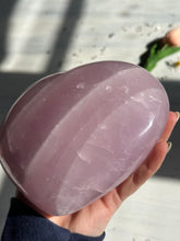 Load image into Gallery viewer, Rose quartz heart
