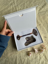 Load image into Gallery viewer, Amethyst face massage set
